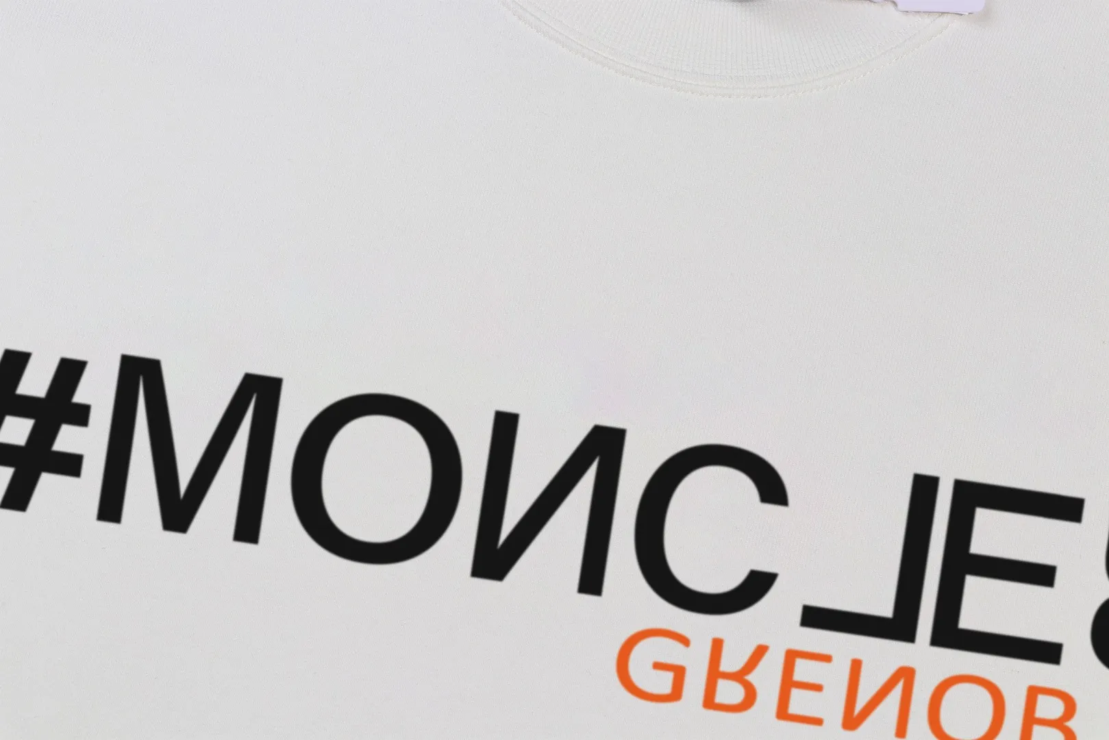 📦 📦 【 In Stock】 〖 𝐌𝐎𝐍𝐂𝐋𝐄𝐑~ 〗 440g ， ， Factory 2024FW ， Premium Breathable Same Style ：Black White Size：S M L XL 2XL